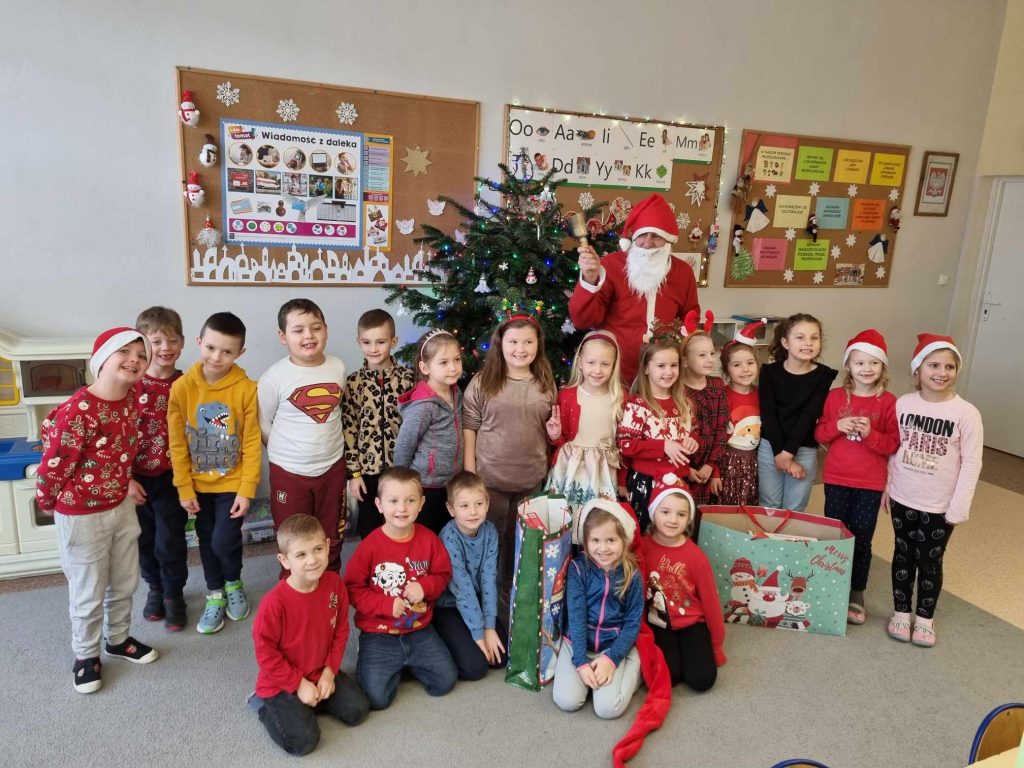 Odwiedziny Świętego Mikołaja w oddziale przedszkolnym